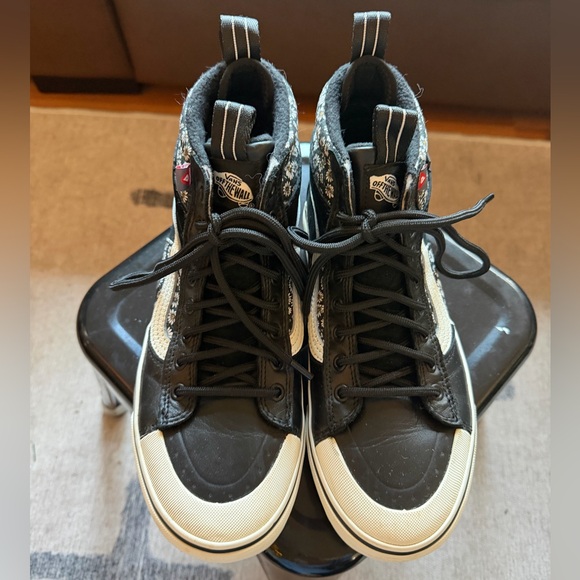 Insulated Vans Sk8-Hi - Picture 2 of 5